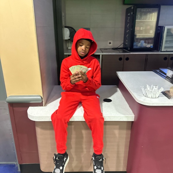 Meet your Posher, Lamar - Picture 1 of 1